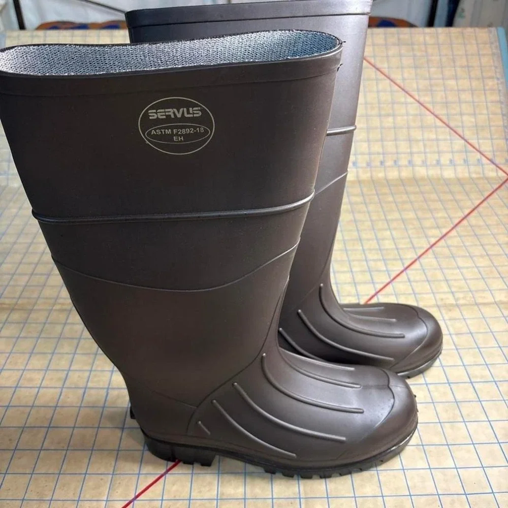 Men's Brown Size 8 Servus Rubber Boots,‎ ASTM F2892-18 FH, Electrical Rated